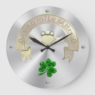 Ein Hunderttausend begrüßt Große Wanduhr