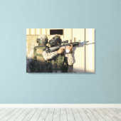 Ein Infanterie-Scout zielt auf seine Waffe Leinwanddruck (Insitu (Holzboden))