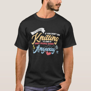 Ein intelligenter Mensch, der sich knett knettet u T-Shirt