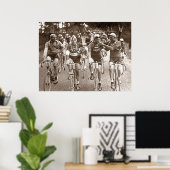 EIN INTIMATE PORTRAIT DER TOUR DE FRANCE IN DEN 20 POSTER (Heimbüro)