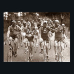 EIN INTIMATE PORTRAIT DER TOUR DE FRANCE IN DEN 20 POSTER<br><div class="desc">Ein Pfosten der TOUR DE FRANCE 1920er Jahre Dieses Vintage,  intime Portrait der Tour de France in den 20er Jahren zeigt ein humorvolles Bild von Vervaeke und Geldhol,  die eine Zigarette rauchen.</div>