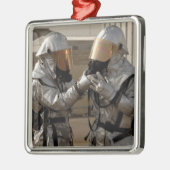 Ein irakischer Feuerwehrmann Ornament Aus Metall (Links)