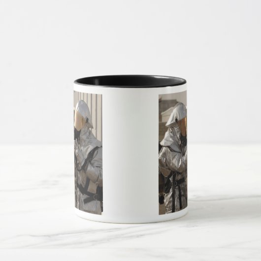 Ein irakischer Feuerwehrmann Tasse (Zentrum)