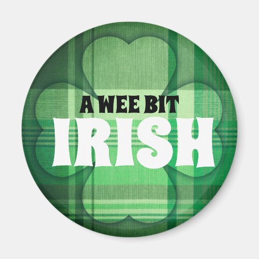 Ein irisches kariertes Kleeblatt mit einem Bit Magnet (Vorne)