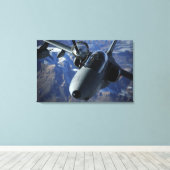 Ein italienischer AMX wird durch einen KC-10A-Exte Leinwanddruck (Insitu (Holzboden))