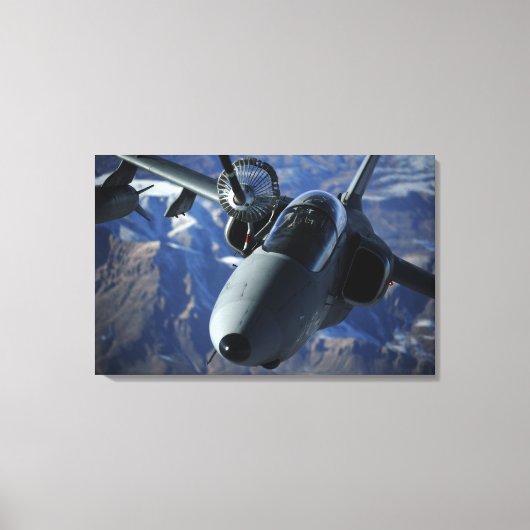 Ein italienischer AMX wird durch einen KC-10A-Exte Leinwanddruck (Vorderseite)