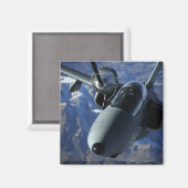 Ein italienischer AMX wird durch einen KC-10A-Exte Magnet (Vorderseite/Rückseite)