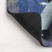 Ein italienischer AMX wird durch einen KC-10A-Exte Mousepad (Ecke)