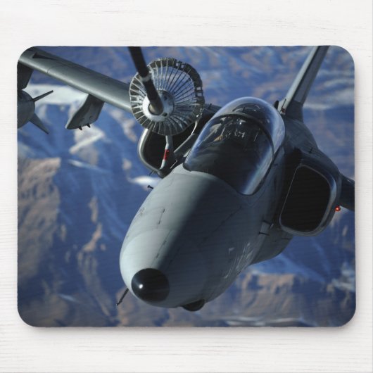 Ein italienischer AMX wird durch einen KC-10A-Exte Mousepad (Vorne)
