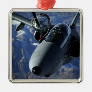 Ein italienischer AMX wird durch einen KC-10A-Exte Ornament Aus Metall