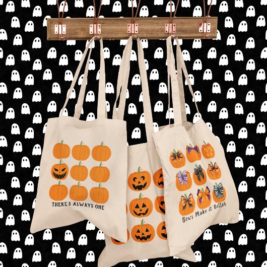 Ein Jack-O' Lantern mit Pumpkins Tragetasche