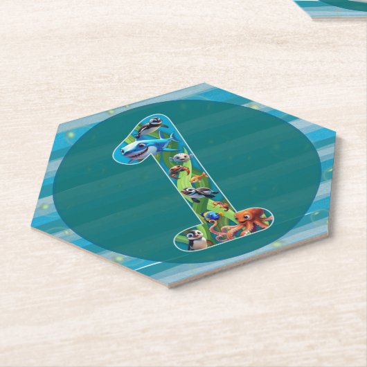 Ein Jahr alt: Untersetzer auf Papier (angewinkelt)