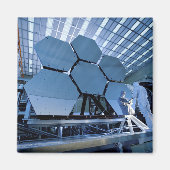 Ein James Webb Space Telescope-Array Magnet (Vorne)