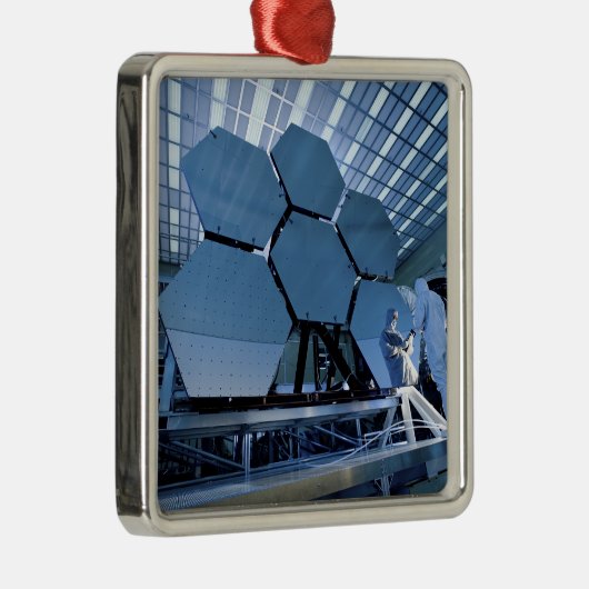 Ein James Webb Space Telescope-Array Ornament Aus Metall (Rechts)