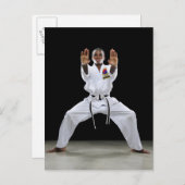 Ein Junge (15 Jahre alt) in Karate Uniform mit Postkarte (Vorne/Hinten)