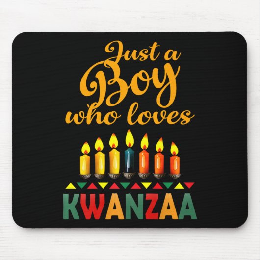 Ein Junge, der Kwanzaa Kinara Afrikanischer Stolz Mousepad (Vorne)