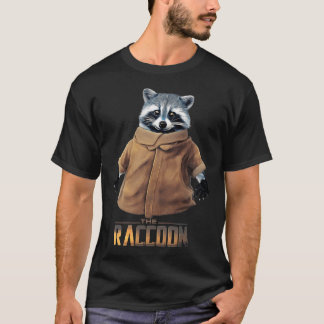 Ein Junge fischt mit einem Vintage-Messer. T-Shirt