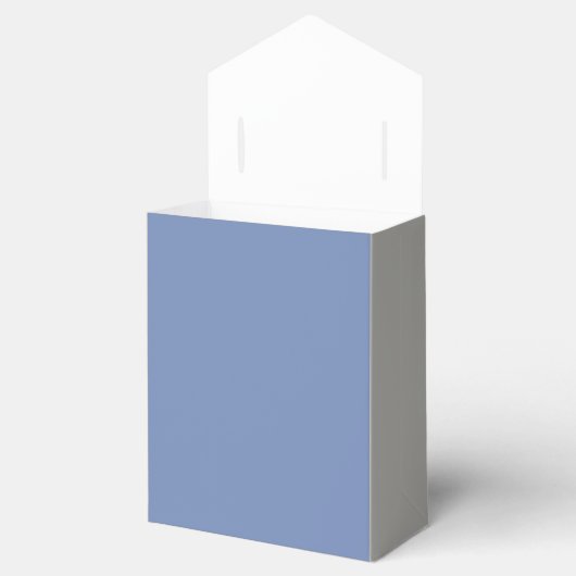 ein Junge Geschenkschachtel (Geöffnet)