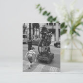 Ein Junge in Barcelona Postkarte (Stehend Vorderseite)