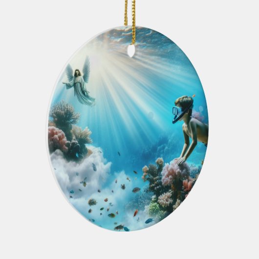 Ein junger Mann findet einen Engel im Riff Keramik Ornament (Rechts)