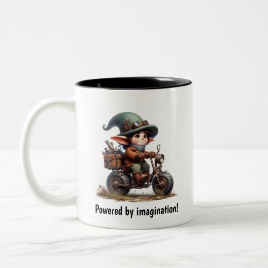 Ein junges glückliches Kind mit einem Steampunk-Mo Zweifarbige Tasse (Links)
