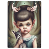 Ein junges Mädchen, das ein Reh hält Klemmbrett (Rückseite)