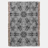 Ein Kaleidoskop von Winterfrost Schwarz und Weiß Decke (Vorderseite Vertikal)