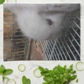 Ein Kaninchen in einem Kleid Handtuch (Gefaltet)