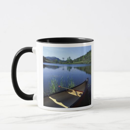 Ein Kanu-Erholungen am Ufer des Little Long Pond Tasse (Links)