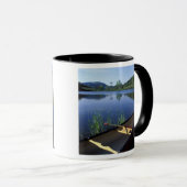 Ein Kanu-Erholungen am Ufer des Little Long Pond Tasse (VorderseiteRechts)
