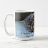 Ein Kätzchen ist eine Rosenbube-Tasse Kaffeetasse (Links)