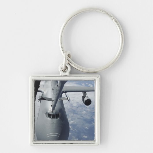 Ein KC-10-Extender bereitet sich darauf vor, eine Schlüsselanhänger (Vorne)