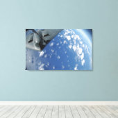 Ein KC-135 Stratotanker heizt einen B-2-Geist wied Leinwanddruck (Insitu (Holzboden))