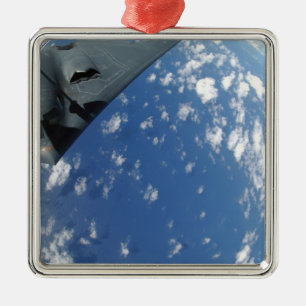 Ein KC-135 Stratotanker tankt einen Geist B-2 Ornament Aus Metall