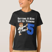 Ein Kick aus 5 Karate-Themen T-Shirt (Vorderseite)