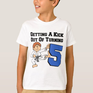 Ein Kick aus 5 Karate-Themen T-Shirt