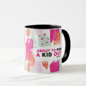 Ein Kind in die Tasse schieben (VorderseiteRechts)