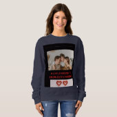 EIN KIND MUSS BEIDE ELTERN KENNEN SWEATSHIRT (Vorne ganz)