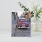 Ein klassisches altes Peugeot Auto, das auf einer  Postkarte (Stehend Vorderseite)