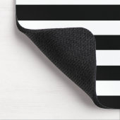 Ein klassisches, Schwarz-weiß gestreiftes Augenmus Mousepad (Ecke)