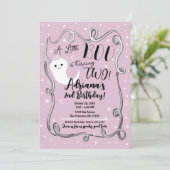 Ein kleiner Boo, der 2 ZWEI rosa Halloween-Geist u Einladung (Stehend Vorderseite)