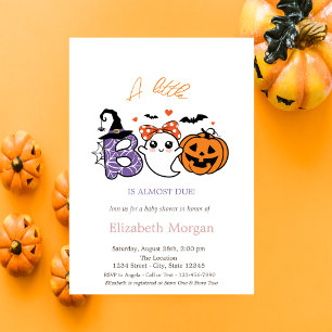 Ein kleiner Boo-Geist-Streifen-Kürbis-Halloween Einladung