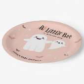 Ein kleiner Boo ist fast das passende Baby Duschko Pappteller (Schrägansicht)