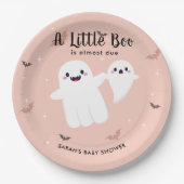 Ein kleiner Boo ist fast das passende Baby Duschko Pappteller (Vorderseite)