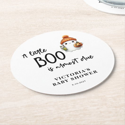 Ein kleiner Boo ist fast Due Baby Dusche Runder Pappuntersetzer (Angewinkelt)