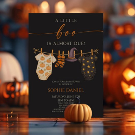 Ein kleiner Boo ist fast fällig! Halloween-Kinderd Einladung