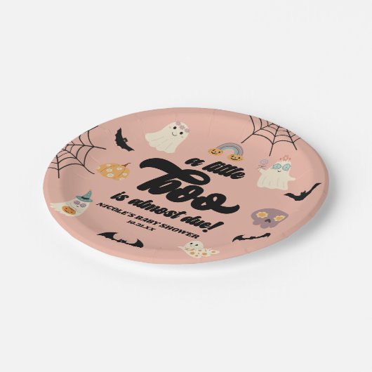 Ein kleiner Boo ist fast fällig! Halloween-Kinderd Pappteller (Schrägansicht)