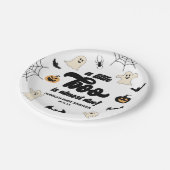 Ein kleiner Boo ist fast fällig! Halloween-Kinderd Pappteller (Schrägansicht)