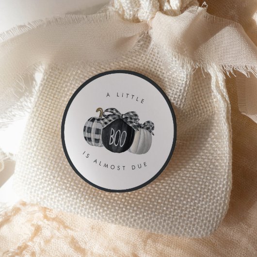 Ein kleiner Boo ist fast fällig! Neutrale Babydusc Runder Aufkleber