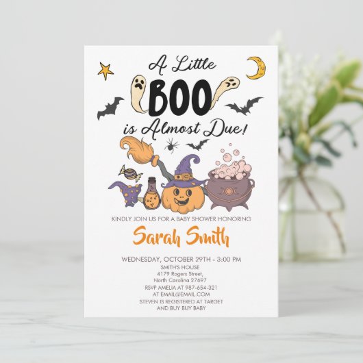 Ein kleiner Boo ist fast gerade wegen Halloween-Ki Einladung (Stehend Vorderseite)